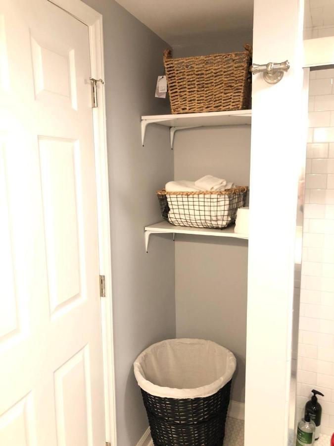 Recently Renovated Chic Durham Farmhouse Экстерьер фото